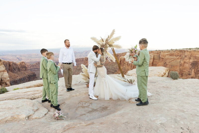 How to elope in Moab Utah