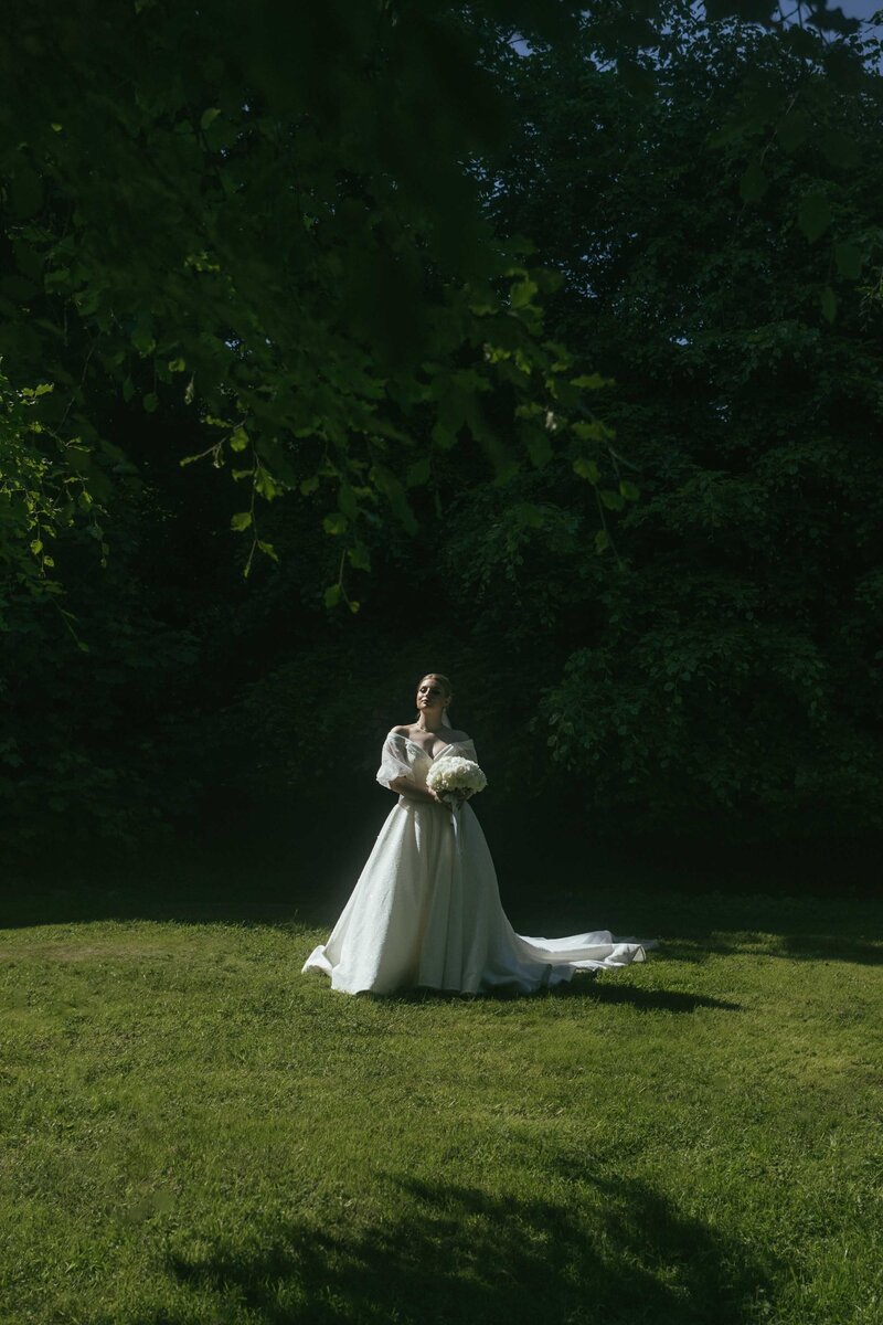 Elegant and timeless bride photoshoot capturing the essence of beauty, grace, and love, showcasing every precious wedding moment