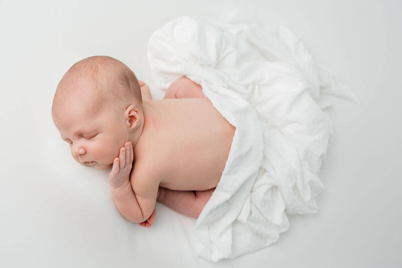 ARP NEWBORN STUDIO POSED EVERLY 23