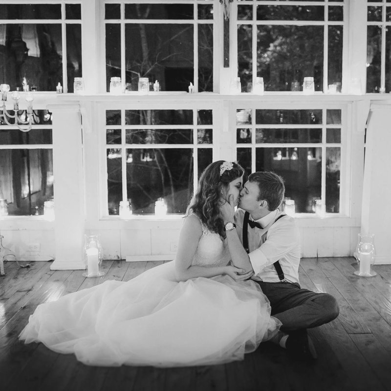 Fort Worth Wedding Photographer - About Tara Barnes Photography - Weatherford, DFW, Dallas, Arlington, Azle, College Station, Texas Wedding Photographer