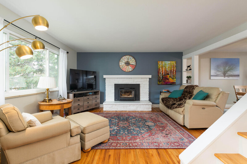5823 Urban Ct-029-033-Living Room-MLS_Size