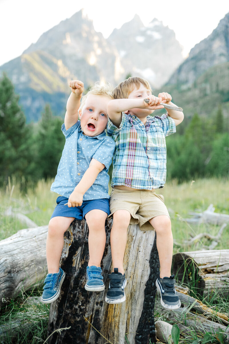 silly boys family photos | Jackson Hole family photographer