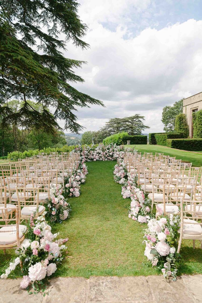 hedsor-house-wedding-lavish-garden-ceremony-aurelia-allen-25