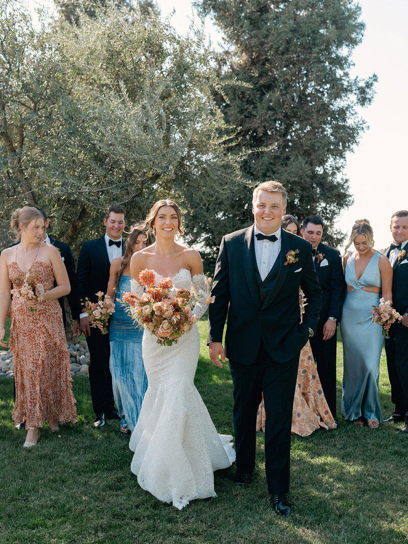 Autumn-Maximalist-Wedding-with-rich-tones-blue-velvet-draping-Ashley-Ludaescher-Photography-Vanessa-Noel-Events-0092