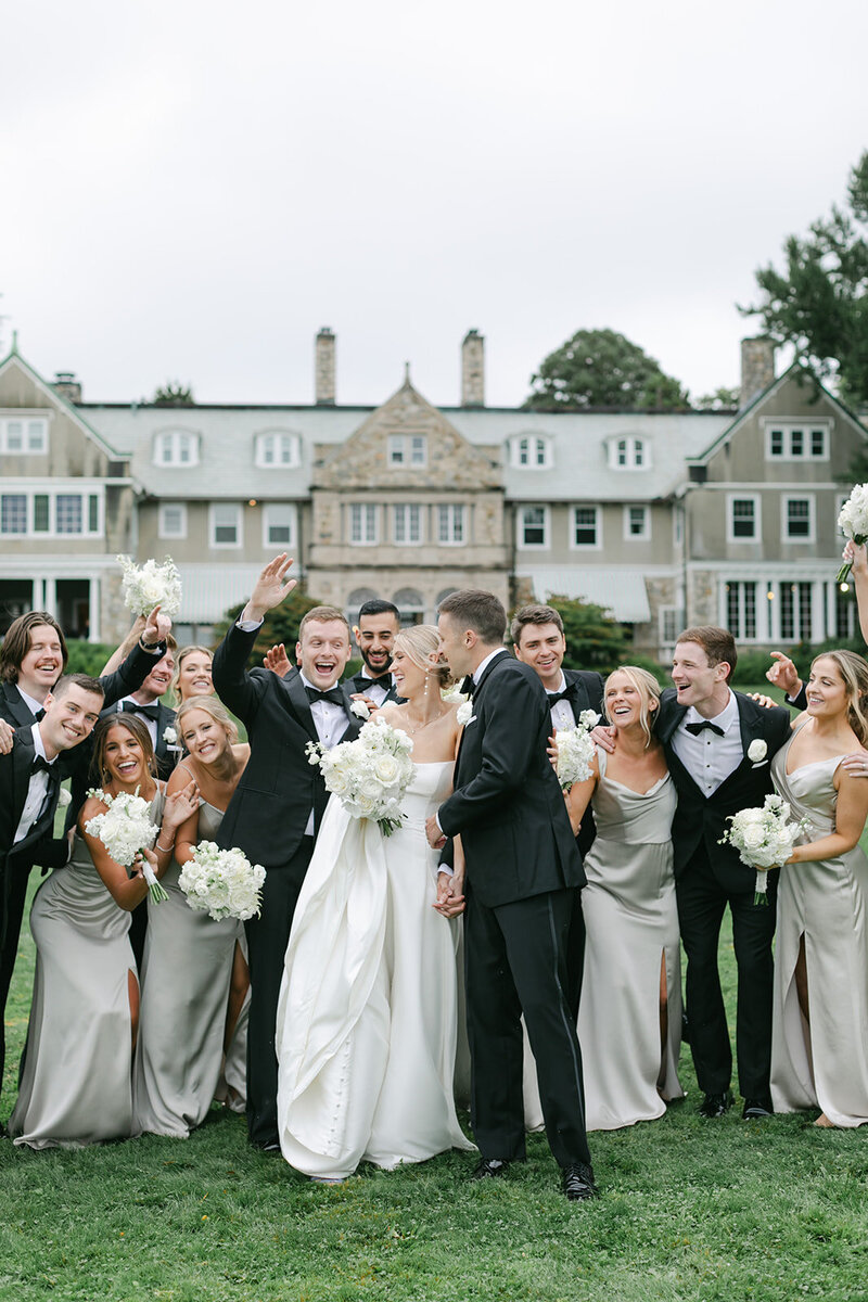 bridal-party-walking-blithewold