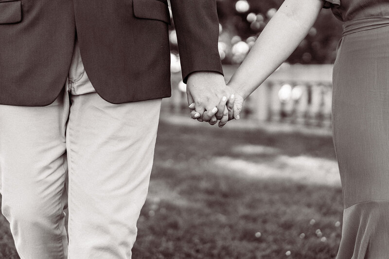 Close up of holding hands