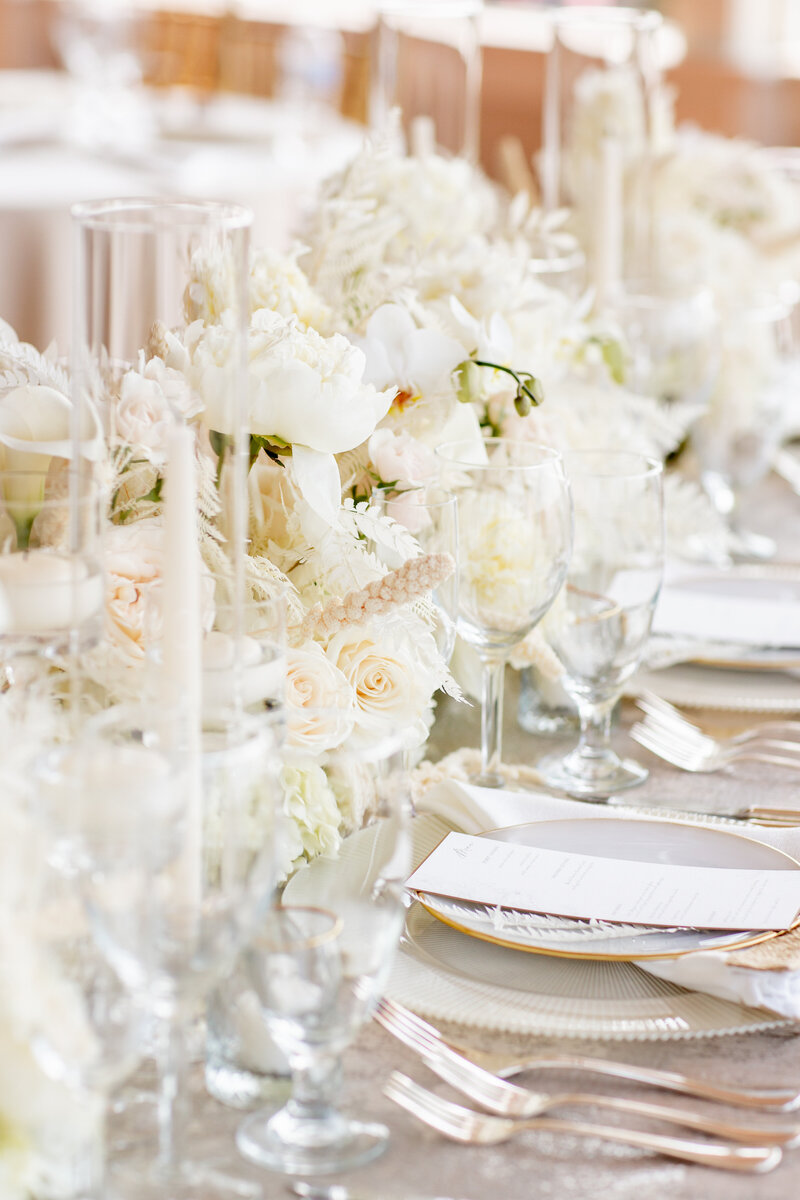 OceanCliffNewport_bleachedfloralweddingstyledshoot_CharityHopePhotography-95