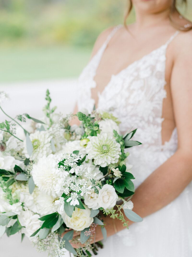 romantic-wedding-bouquet-shot