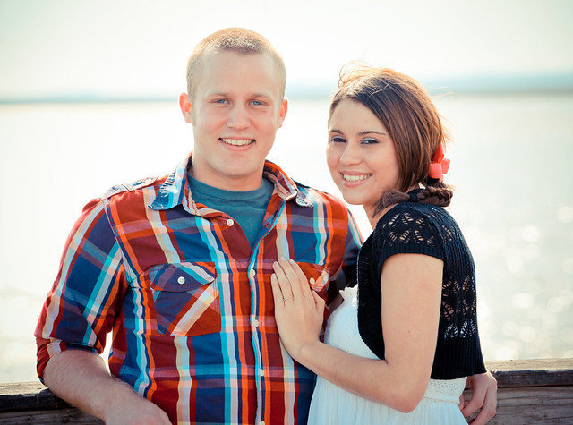 North Carolina photographer captures a couple on a engagement shoot just outside of Wilmington, NC. 