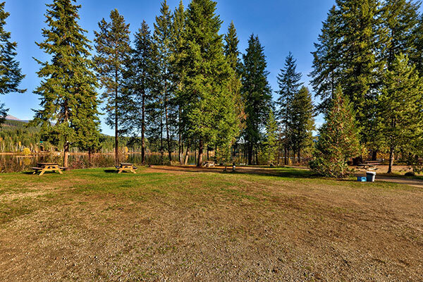 Dutch-Lake-RV-and-Motorhome-Lake-Front-Spots