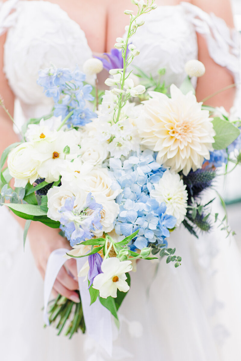 White and blue wedding bouquet