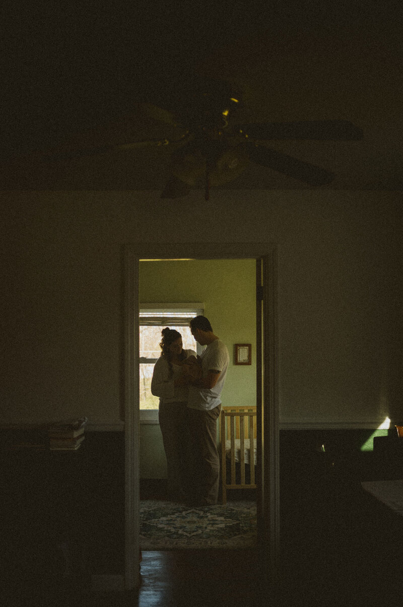 CozyInHomeNewbornPhotos122