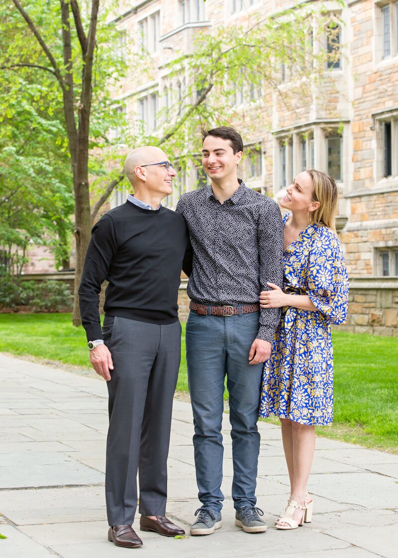 yale-graduate-with-parents