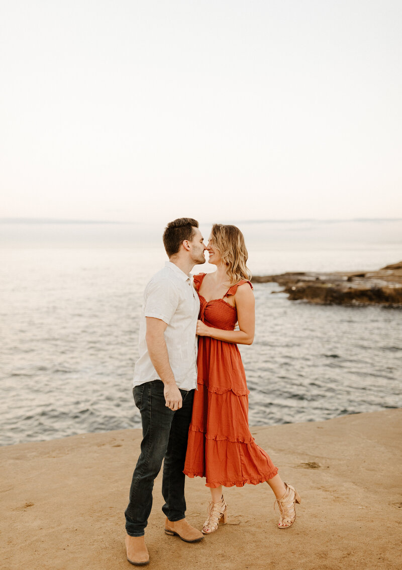 engagement session at sunset cliffs