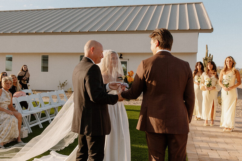 jami-oliver-wedding-preview-taylorraephotofilm-90