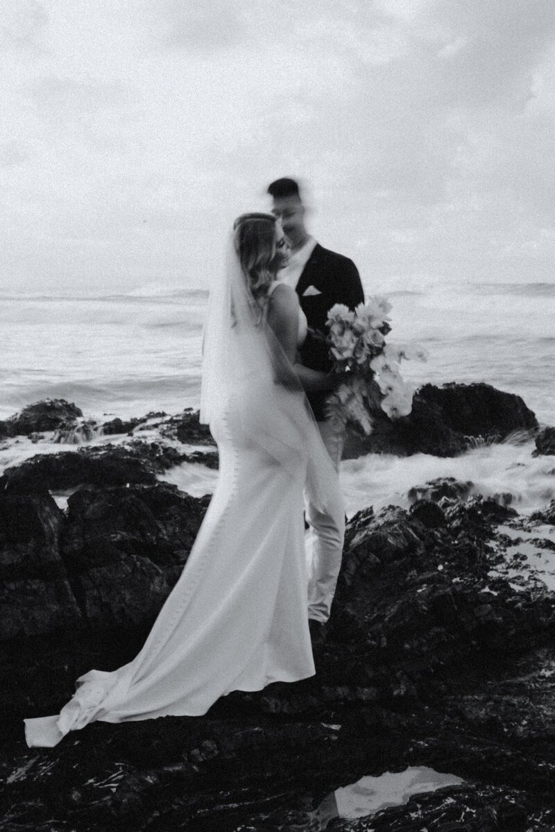 couple wedding in bali by the ocean