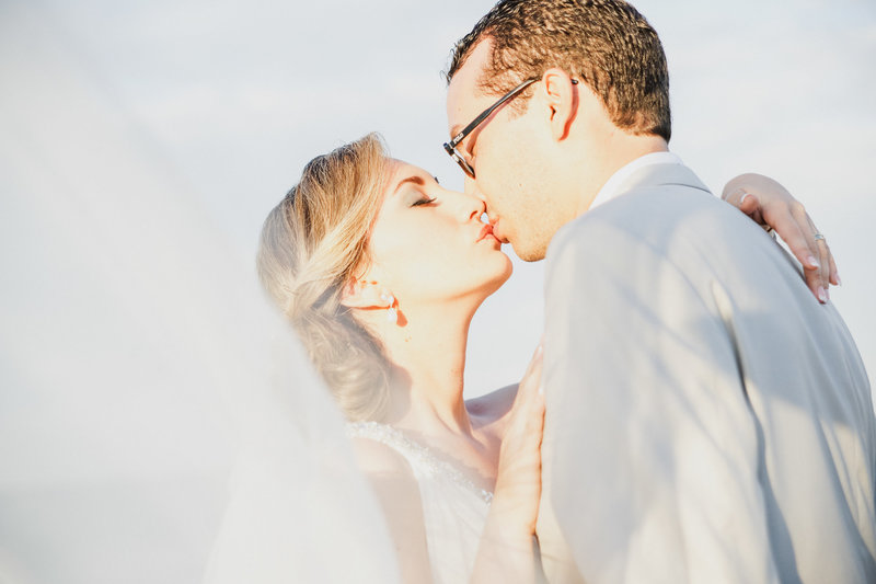wedding photographer provence france andrea marino kiss