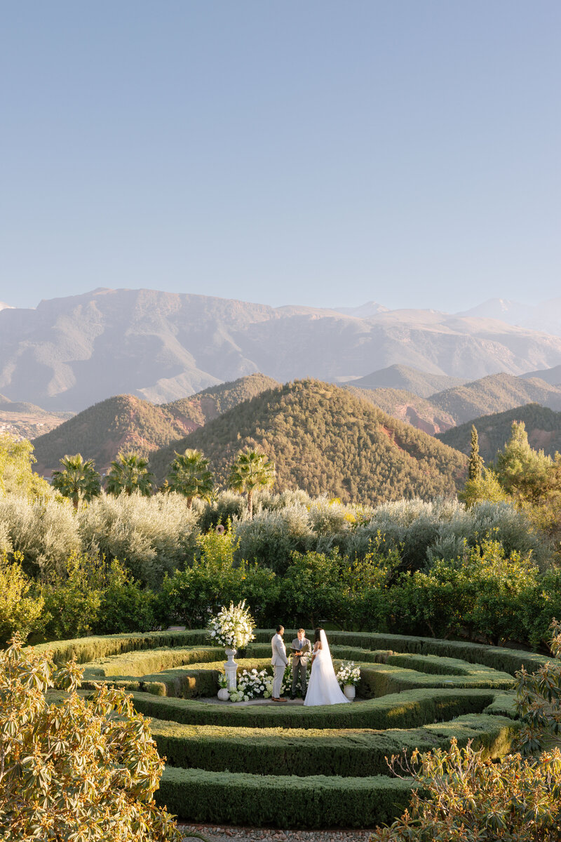 bride and groom wedding in circular garden