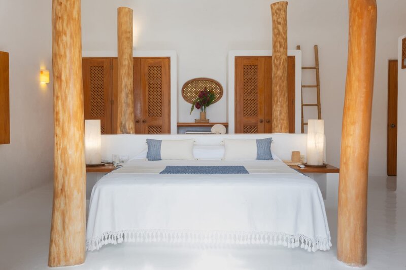 04-2-1-Careyes-Mexico-Properties-Villas-Nido-de-Amor-Romantic-Bedroom-9451