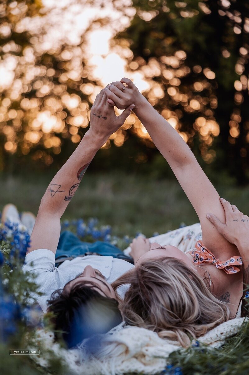 Couple enjoying a cabin rental near Dallas, TX