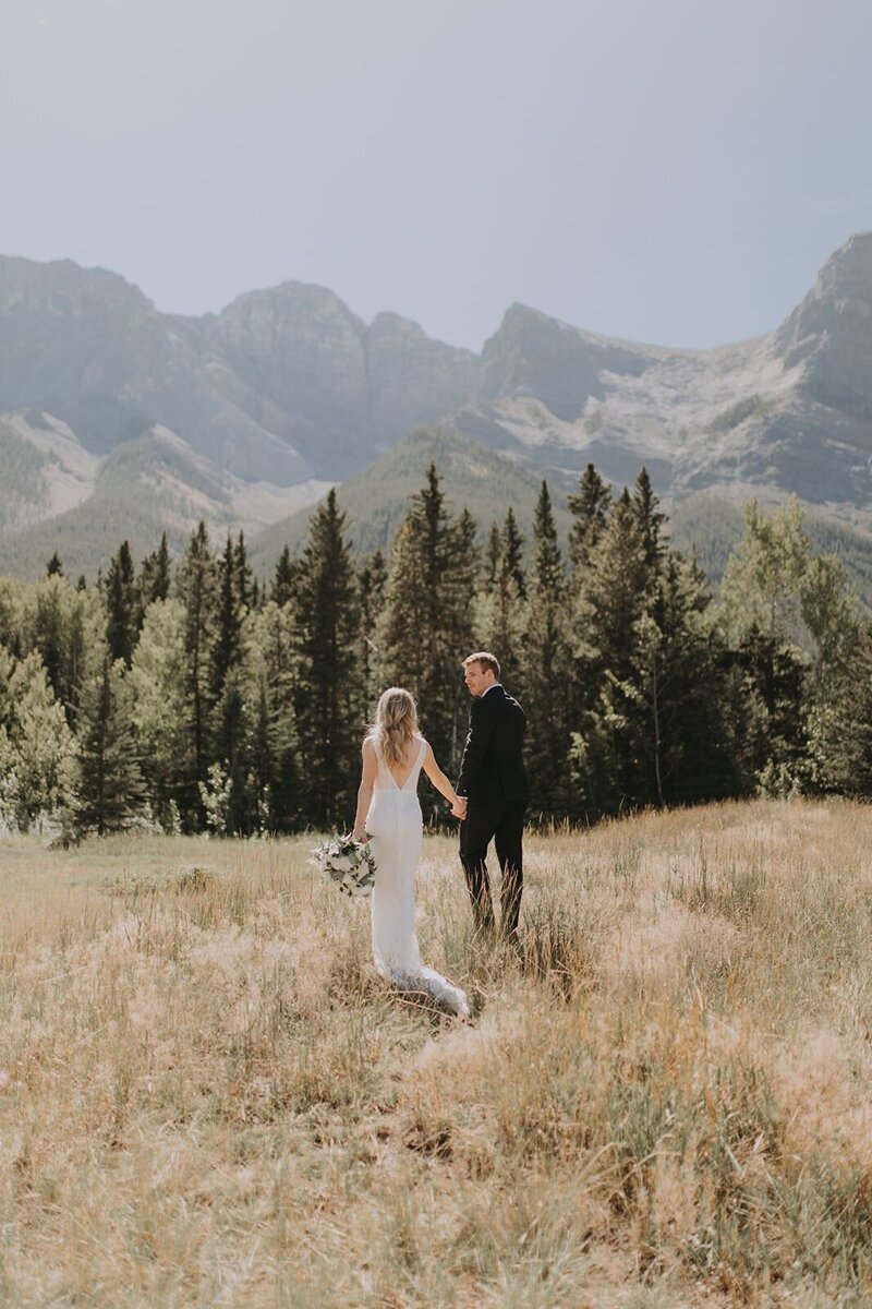 canmore-wedding-at-the-malcolm-hotel-5