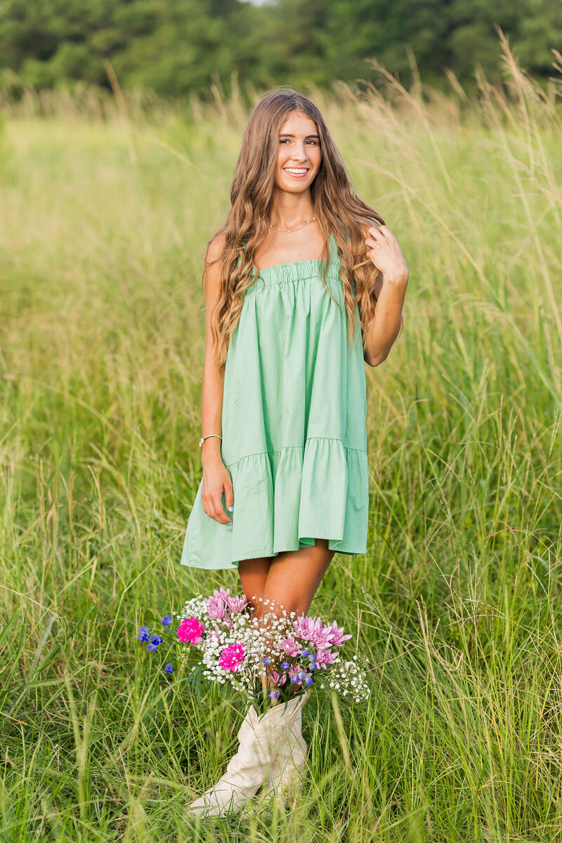 arah hilts photography , north carolina senior photographer, nc senior portraits , virgina Senior photographer , girl senior poses , Norfolk VA Senior Portriats
