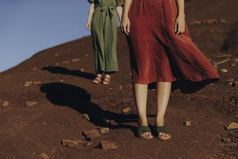 Photo deux filles au désert