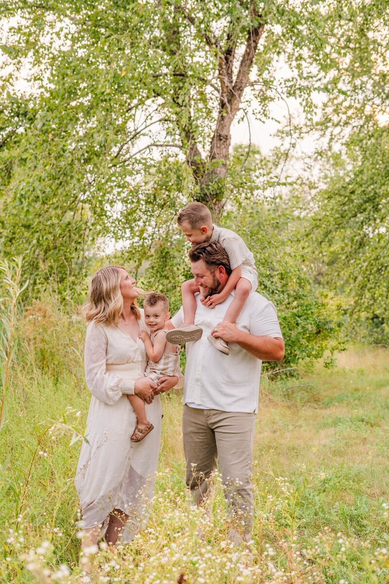 eau claire family photos mom dad children