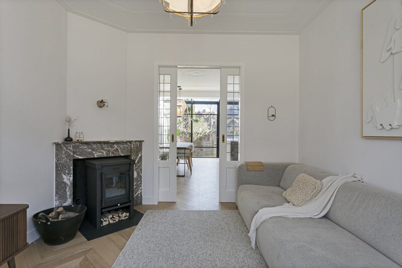 Natuursteen haard met ensuite