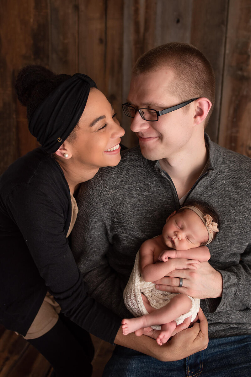 Fond du Lac Newborn Photo baby with parents | Glory Be Photography by Tara Bos