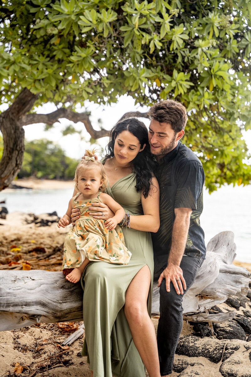 Maternity family portraits taken by one of the best big island family photographers