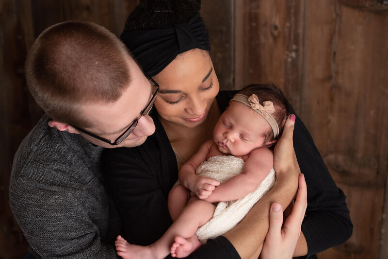 Green Lake Wisconsin Newborn Photo family in studio | Glory Be Photography by Tara Bos