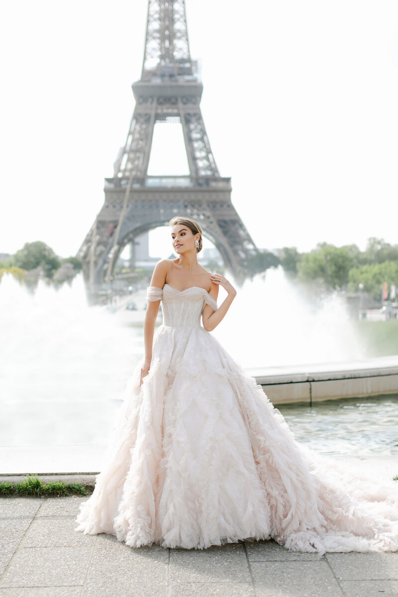 bride-eiffel-tower-paris