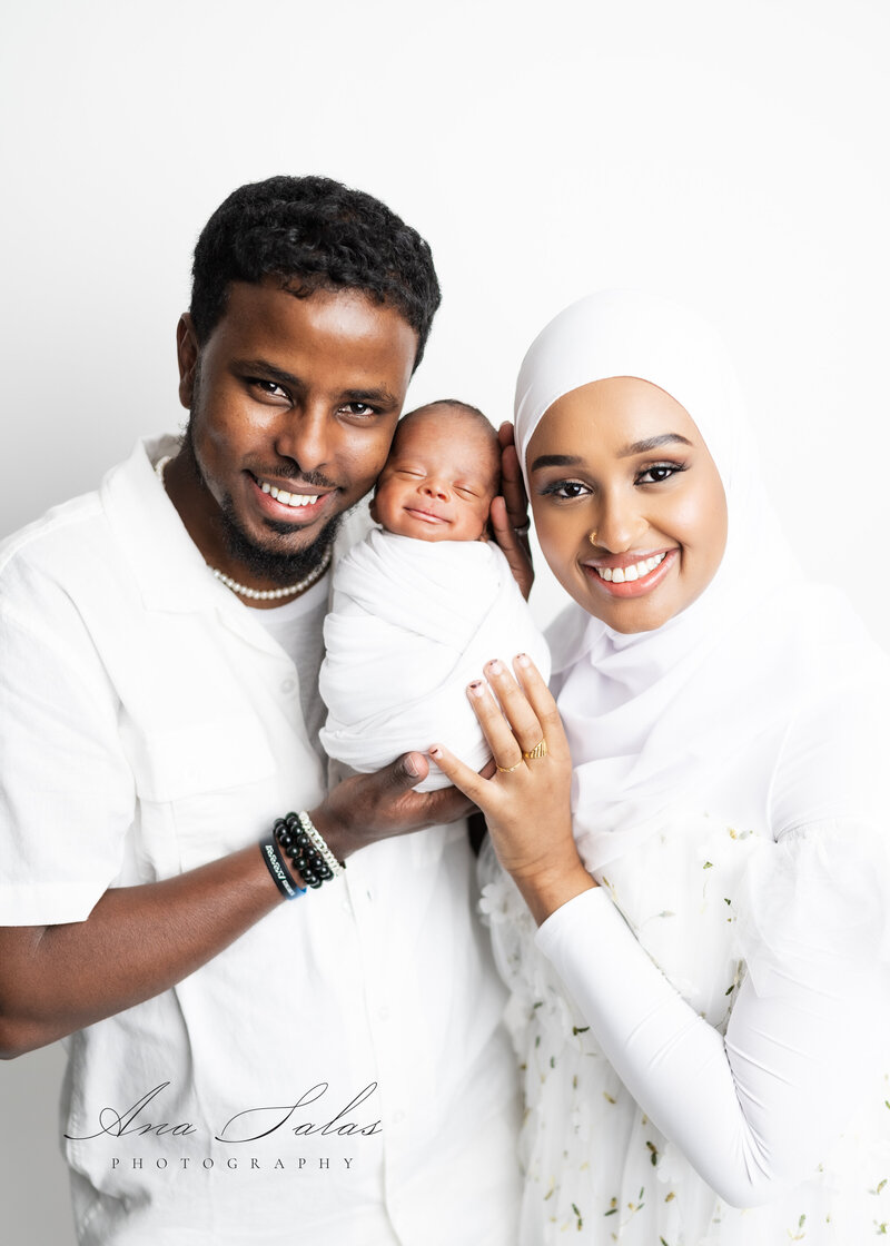 Newborn-Photographer-Edmonton-18