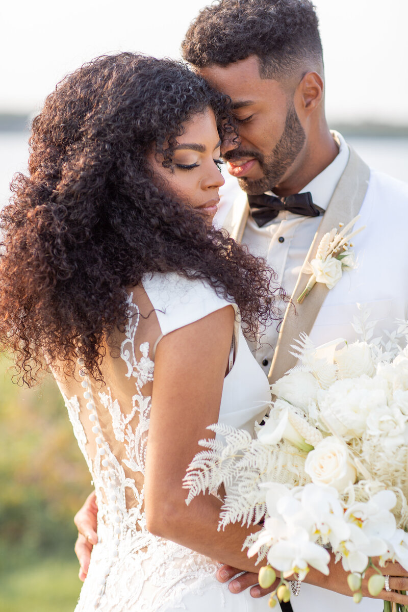 OceanCliffNewport_bleachedfloralweddingstyledshoot_CharityHopePhotography-231