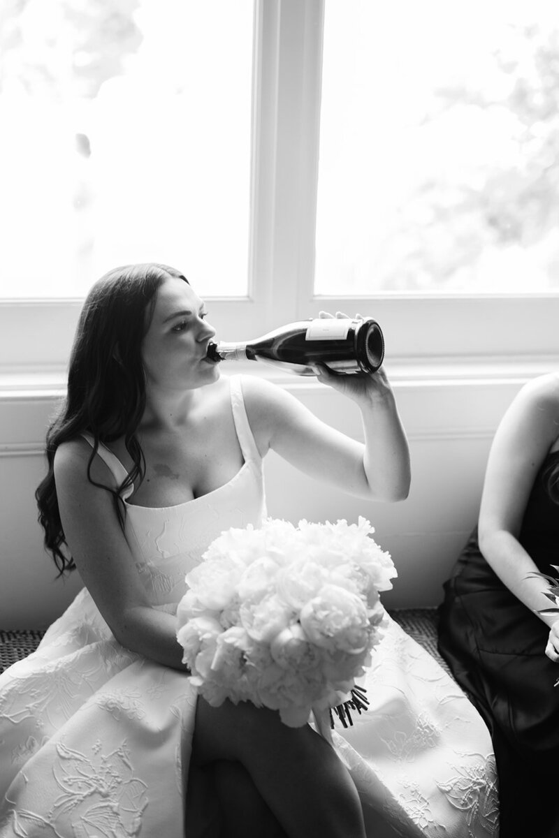 bride-drinking-champagne-middletown-ct