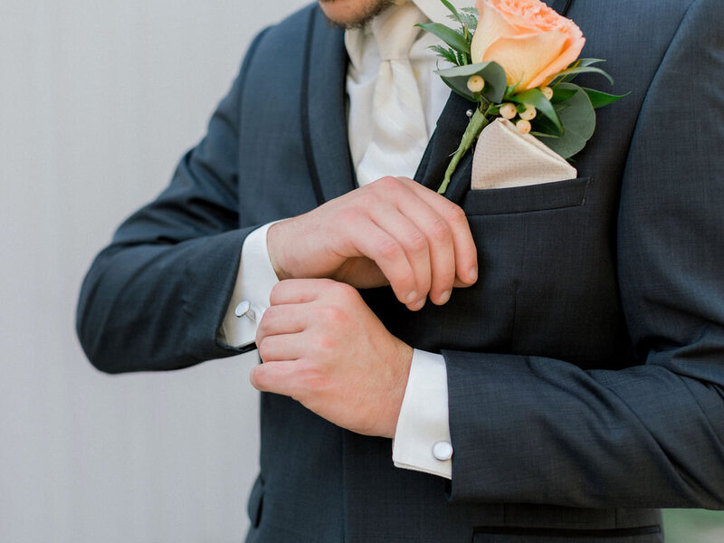 GroomPortraits-2021.07.30CandaceandChaseWedding-28LaurenBakerPhotography