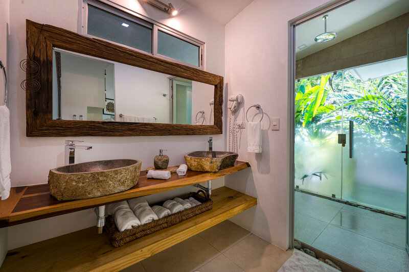 Mango Cottage - queen bed private bathroom - kitchenette -- Synergy (5)