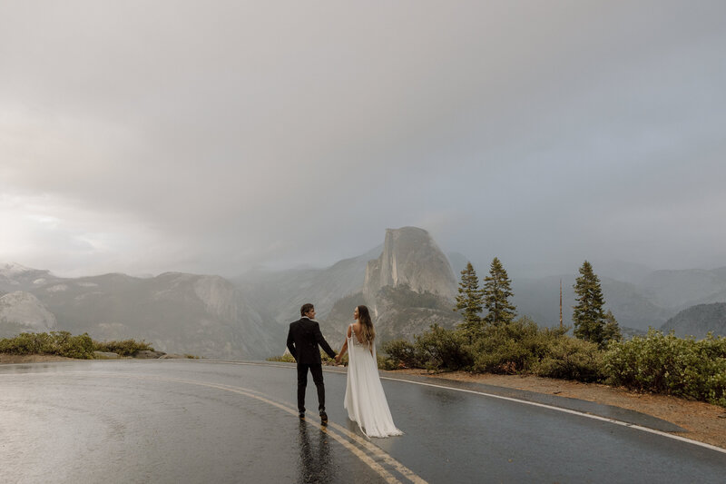 Candid documentary wedding photographer shooting an elopement in Yosemite National Park