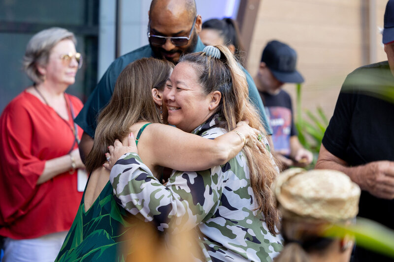 Gust networking at Honolulu nonprofit fundraising event. 