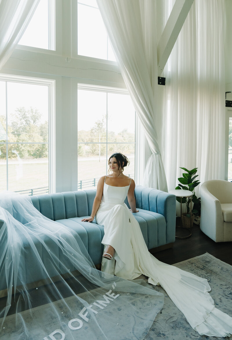 Indiana_Michigan_Wedding Planner_Zionsville_The Sixpence_Estate_Barn_Bridal Fashion_Editorial_Pre Ceremony