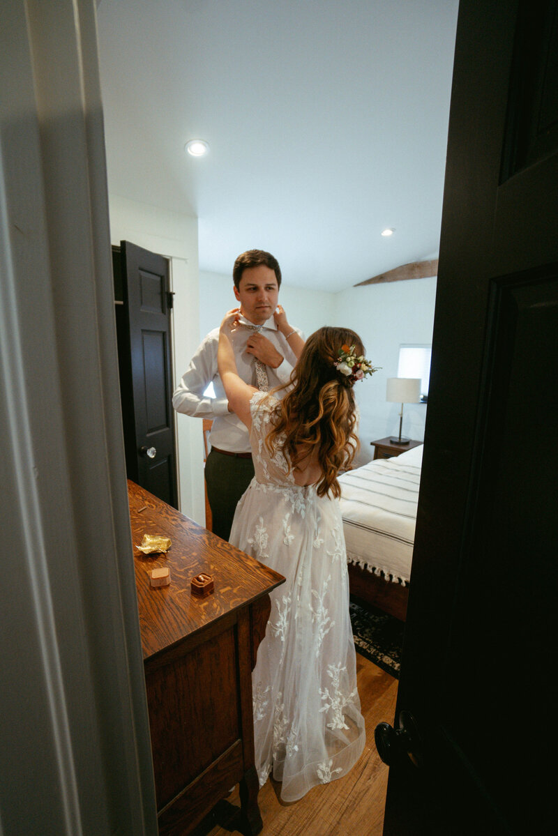 Nick_Elena_The_Greenbriar_Inn_MicroWedding-37