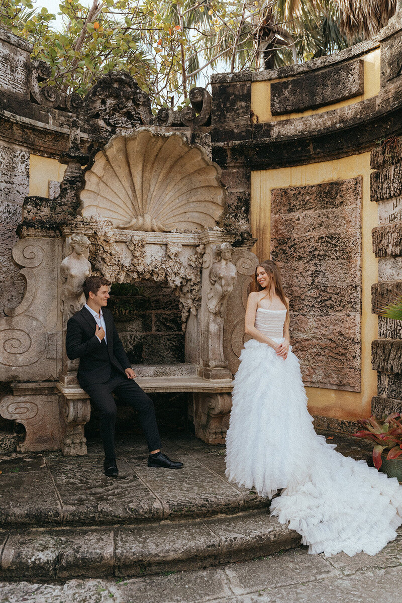 bride and groom wedding photos in mexico captured by destination and mexico wedding photographer elsie goodman