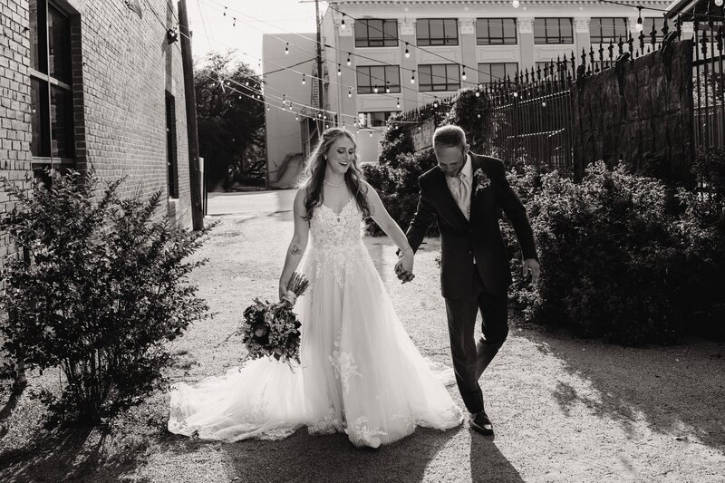 oak-street-arbor-wedding-abilene_SVP1