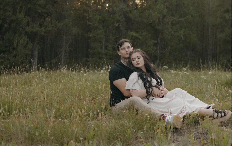 storytelling-documentary-couple-photographer-flower-summer-session-judith-photo-co-7 (1)