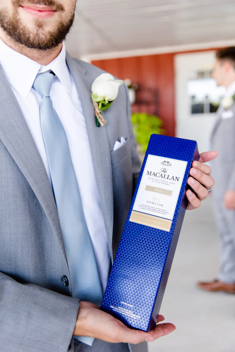 Reception-Whiskey-Box-Toss-Garter-Alternative-Omaha-Nebraska-Wedding-04