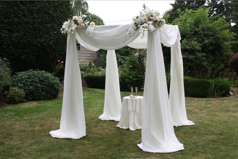 White and flowing Chuppah