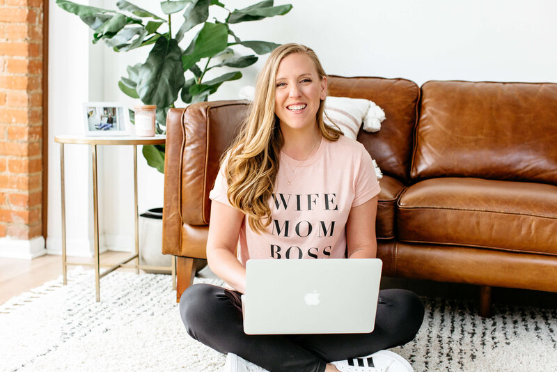 Alexa-Vossler-Photo_Dallas-Brand-Photographer_Dallas-web-designer-photographer_Just-Add-Moxie_Jessica-Gingrich-Brand-Photoshoot-at-The-Lumen-Room-7 (1)