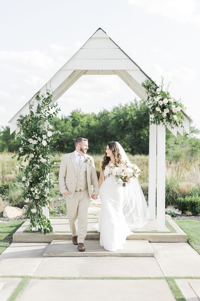 Kortney-Boyett-The-Nest-At-Ruth-Farms-Ponder-Fort Worth-Wedding-Photographer-Videographer-Brunch-Fine-Art-Wedding096