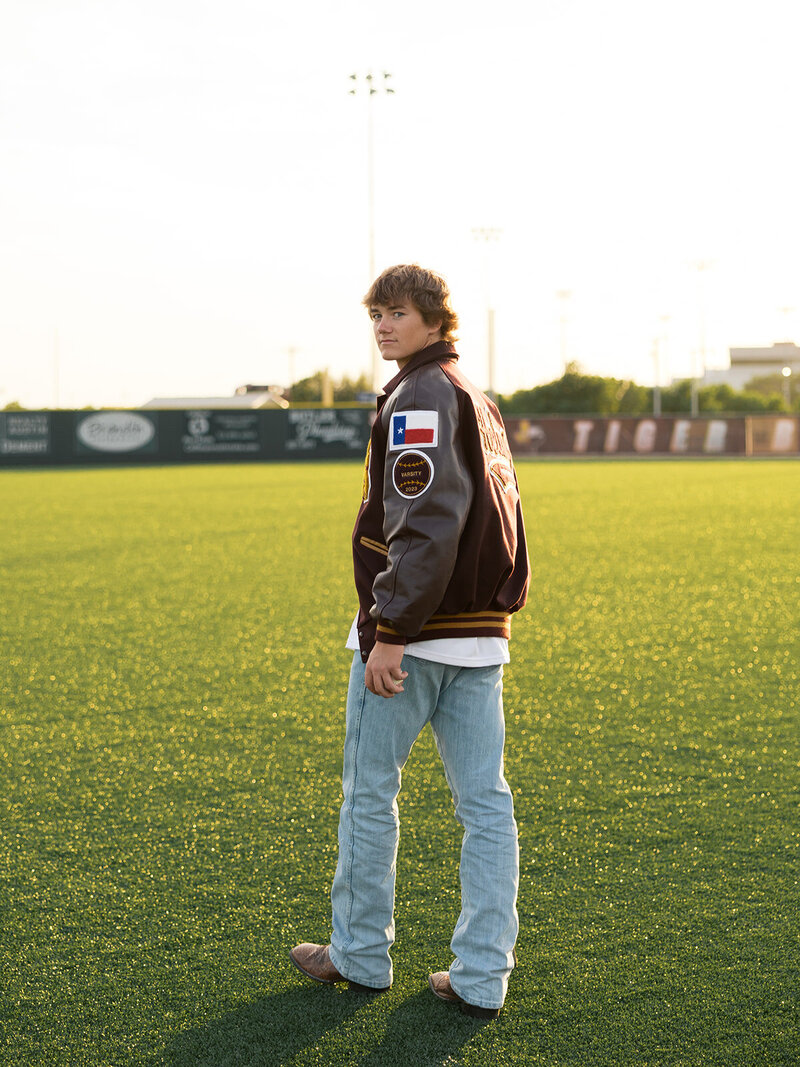 baseball-field-senior-photos